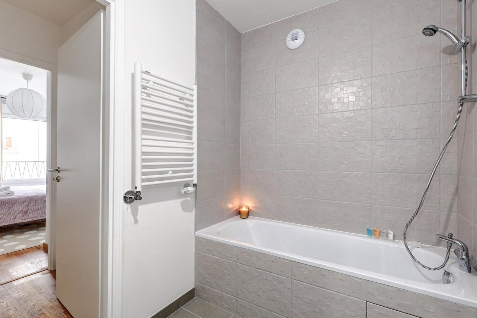 340 Suite Emile - Superb Apartment Клиши Экстерьер фото